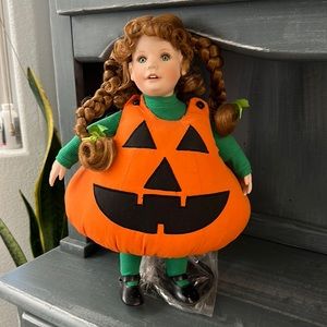Hamilton Collection Laura Cobabe Lil Punkin Halloween  Porcelain Doll